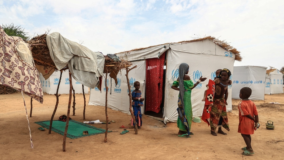 Cameroon Uses &lsquo;Boxing Day&rsquo; to Aid Children Displaced by Separatist Conflict